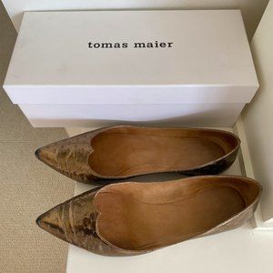 Tomas Maier US Size 8 Bronze Dark Brass Gold Leather Flats Embossed Palm Trees